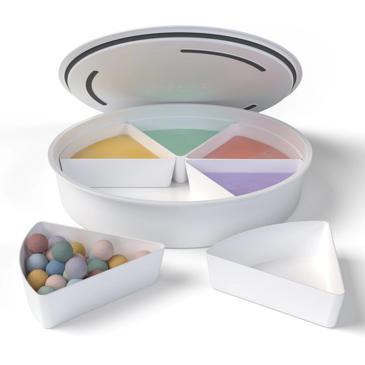 The PlayTRAY™ with Lid & Removable Compartments