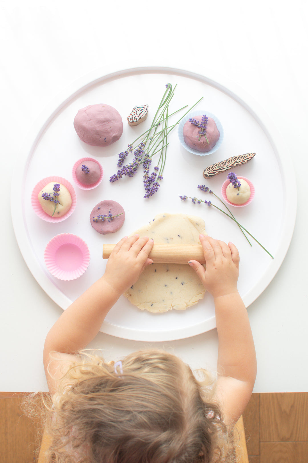 The PlayTRAY™ with Lid & Removable Compartments