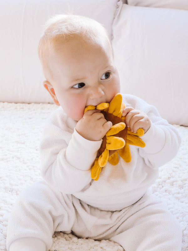 Tikiri - Baby - Sun Flower Scrunchie Toy