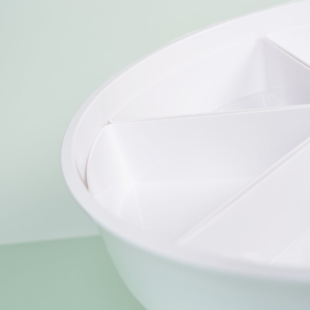 The PlayTRAY™ with Lid & Removable Compartments
